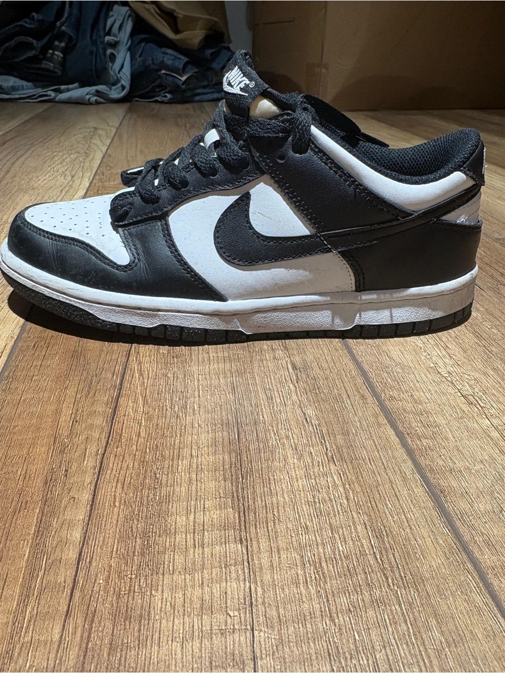 Nike Black and White Panda Dunks sneakers shoes Mens Size 5.5 Women’s Size 7